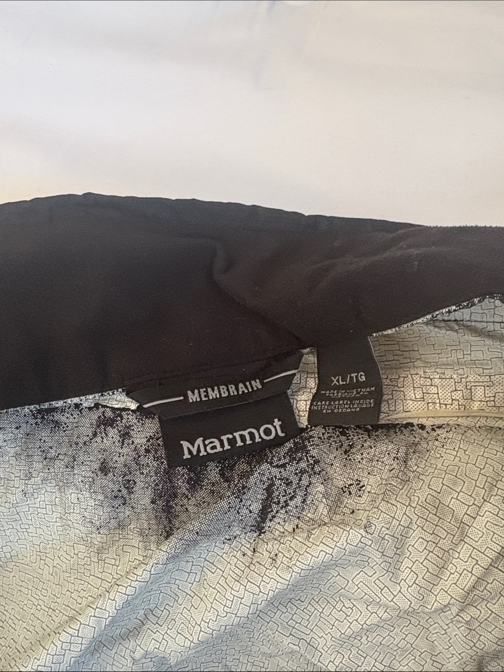 Marmot Black Packable Shell Jacket - Picture 2 of 7